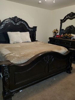 Bedroom set
