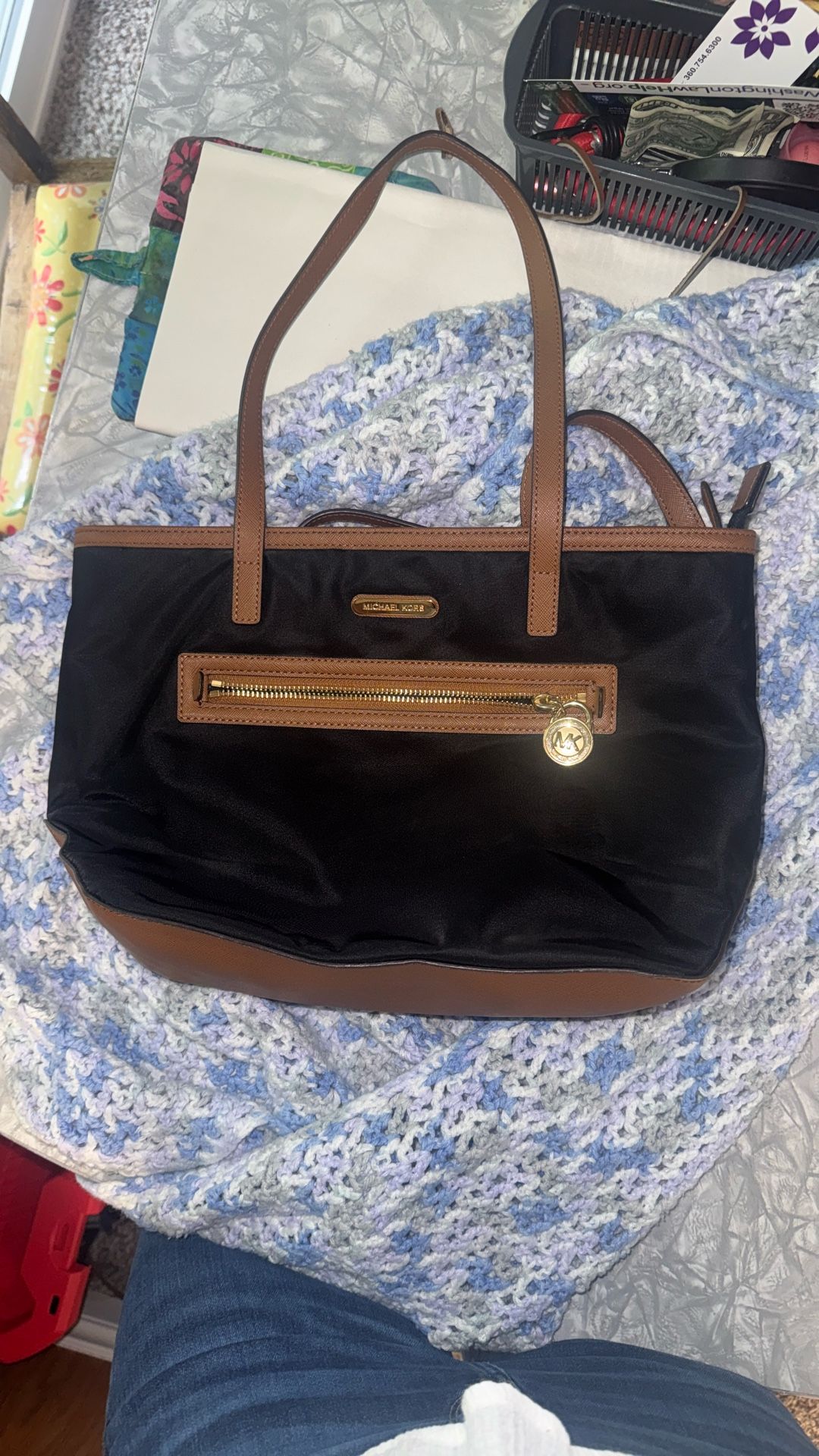 Cute And Sporty Michael Kors Tote