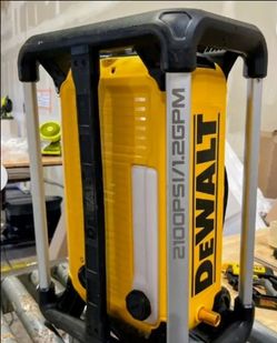 DEWALT 2100 PSI 1.2 GPM 13 Amp Cold Water Electric Pressure Washer with Internal Equipment Storage
