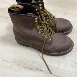 Dr. Martens 1460 Leather Boots(Size 8)