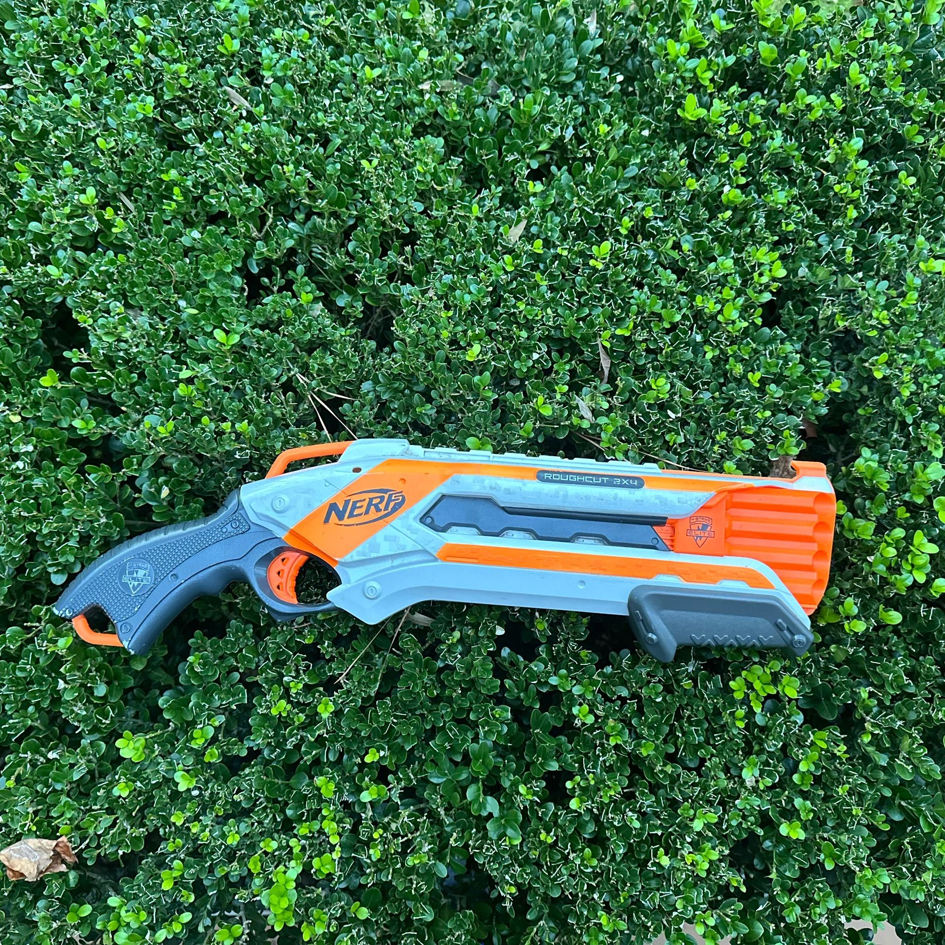 NERF N-Strike Elite Roughcut 2X4 Blaster Dart Gun Shotgun White Orange