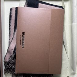 Burberry Logo Wool Scarf 