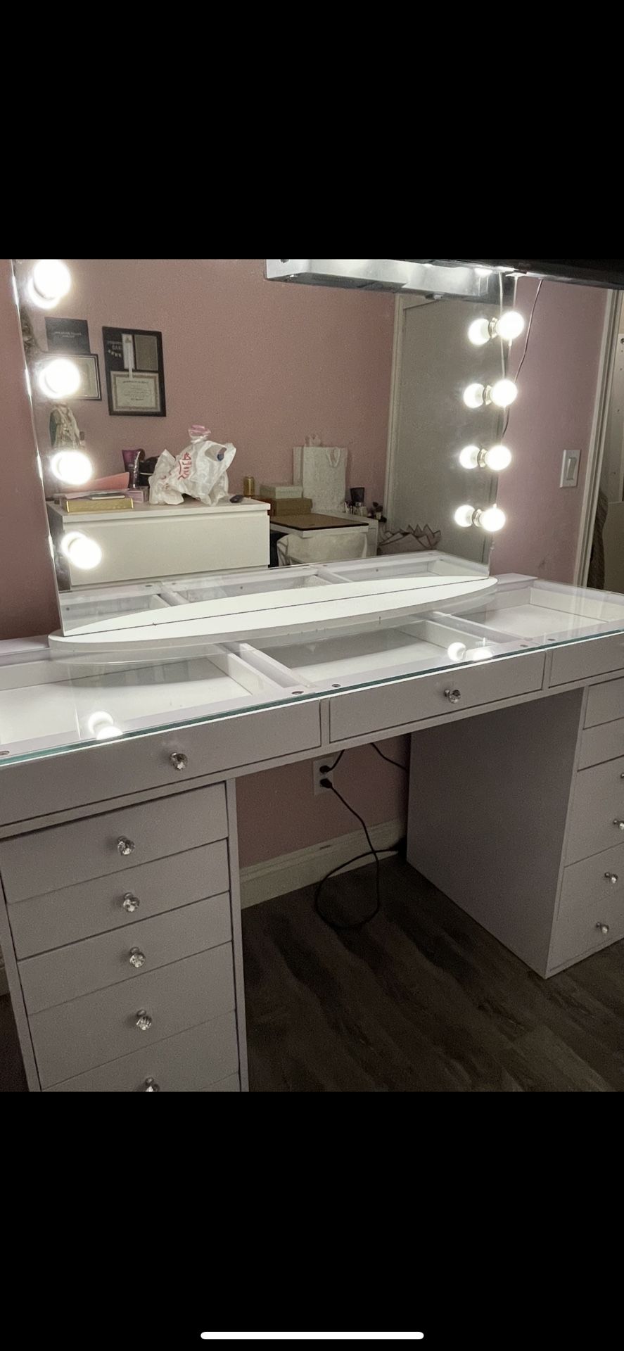 Gorgeous Impressions Vanity
