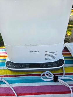 Baby bottle sterilizer and bottle dryer