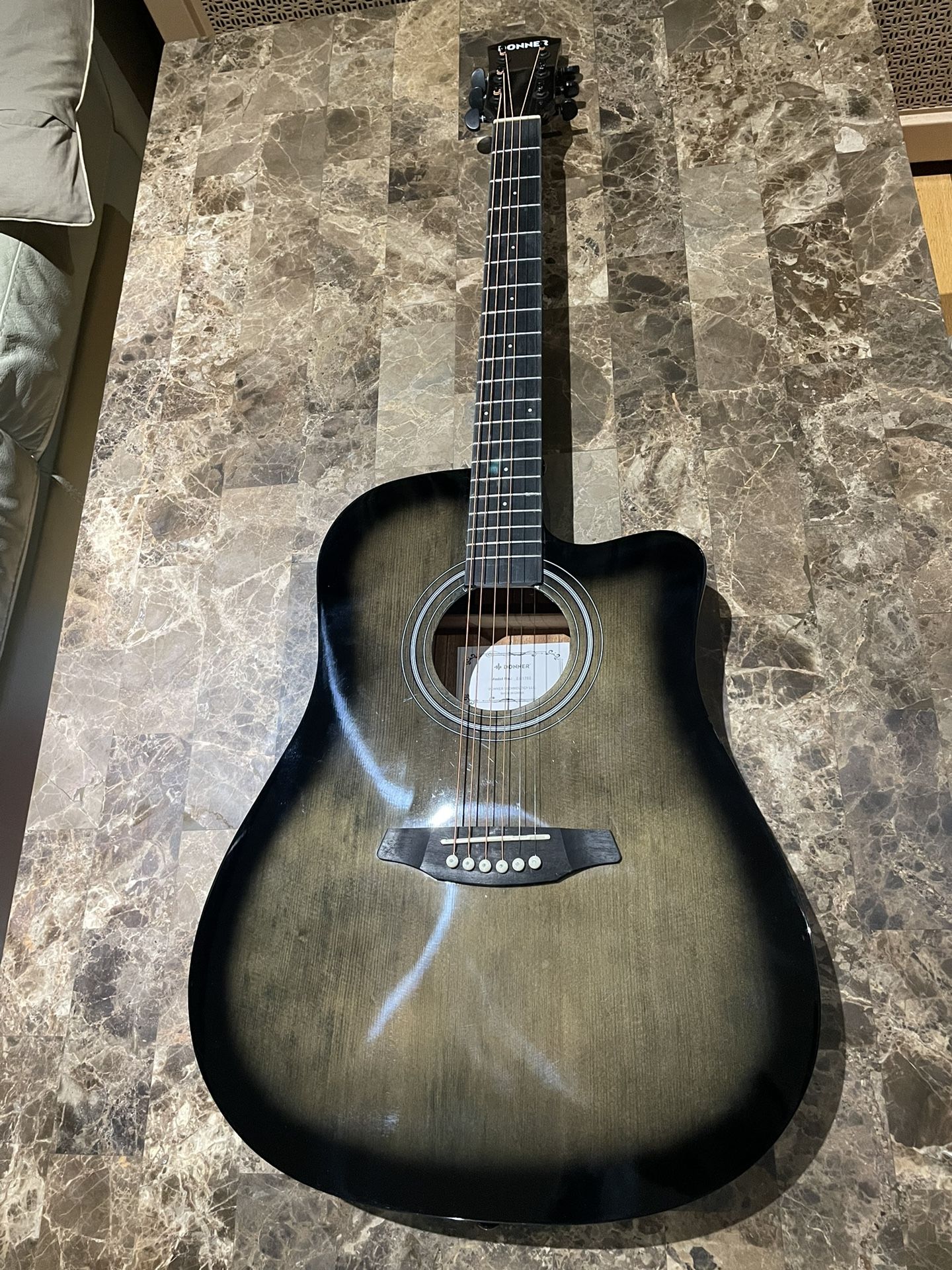 Donner electric guitar with case for Sale in Brooklyn, NY - OfferUp