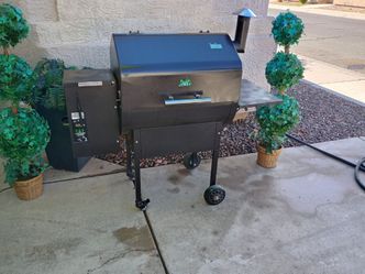 Smoker for slow cooking