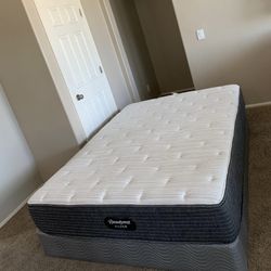 QUEEN BEAUTYREST SILVER MATTRESS AND FREE BOX SPRING