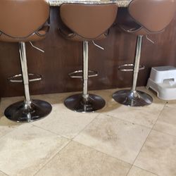 4 barstools