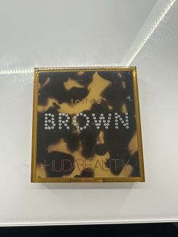 Huda Beauty Eyeshadow Pallet 