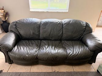 Comfortable 3-Seat Gray Sofa / Couch