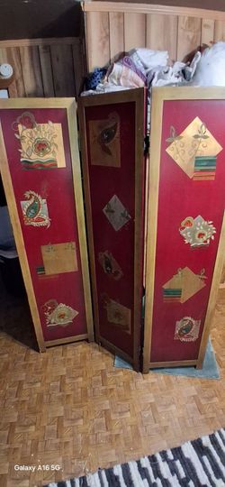 Vintage CHAIRISH HAND PAINTED BOTH SIDES 6 FEET TALL HEAVY WOOD FOLDING SCREEN MAKE OFFER