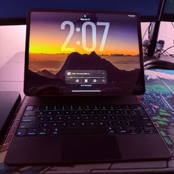 M1 iPad Pro 12.9inch 128 with Magic Keyboard and Apple Pencil