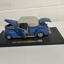 Road Legends 1937 Ford Convertible