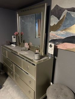 Queen Size Bedroom Set
