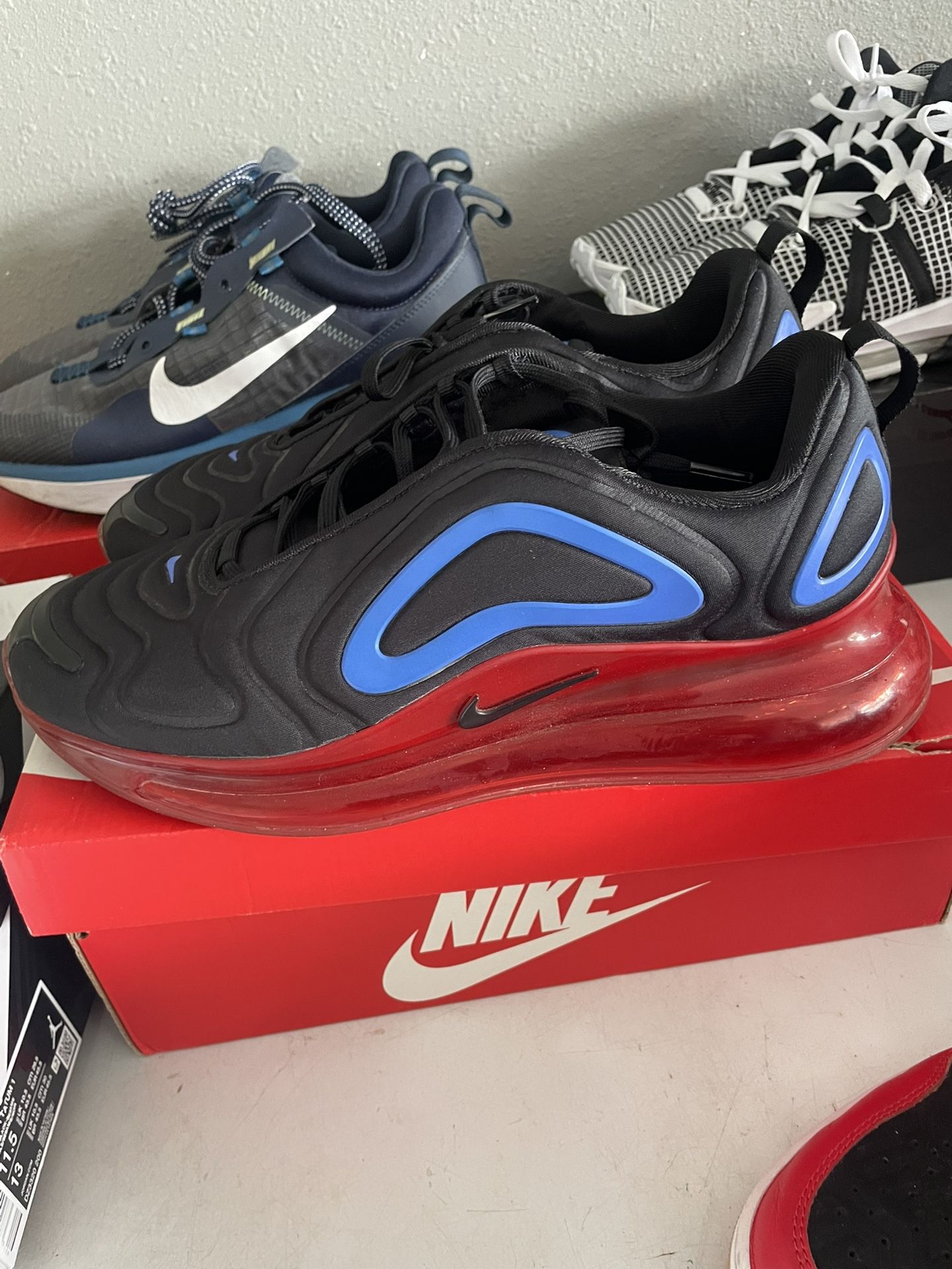 Airmax Sneakers Black And Red 720 Air Max Nike Airmax 720 Size 11