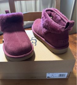 Ugg classic ultra mini