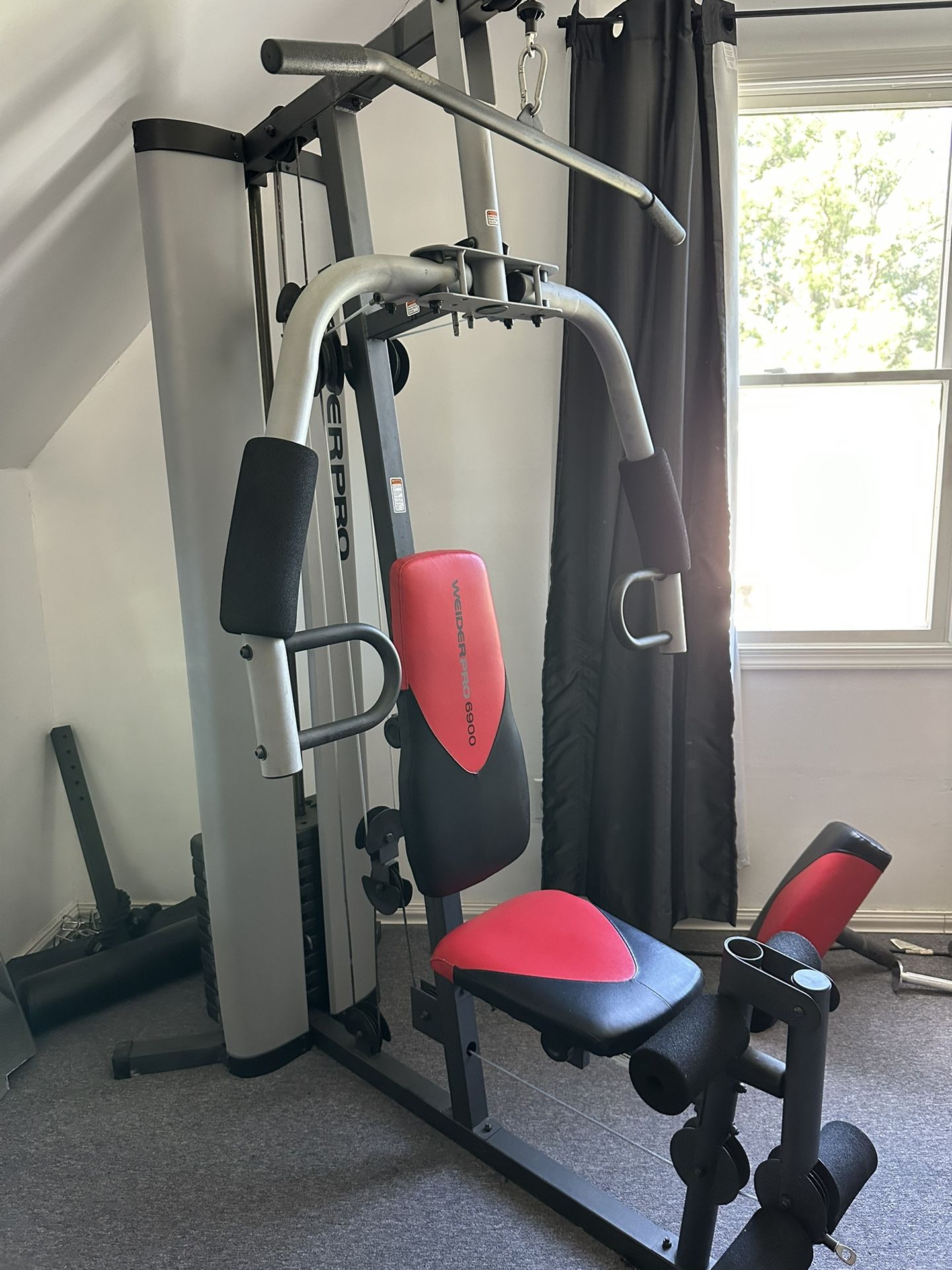 Weider Pro 6900 Home Gym System with 125 Lb. Weight Stack Used Condition But Works Great