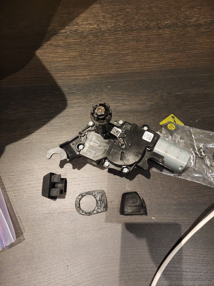 Macan 2017 Back Windshield Wiper Motor With Button 