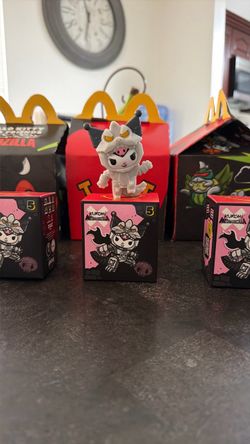 Hello Kitty  X Godzilla
