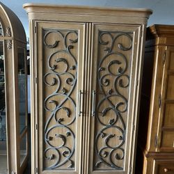 Henredon Bedroom Set