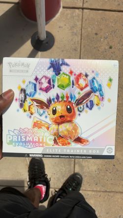 Prismatic evolutions elite box