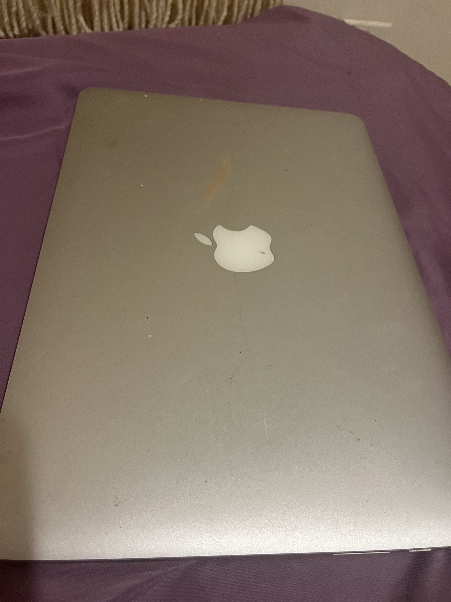 Apple Laptop