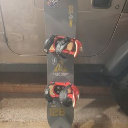 forum youth snowboard w/ Burton bindings 
