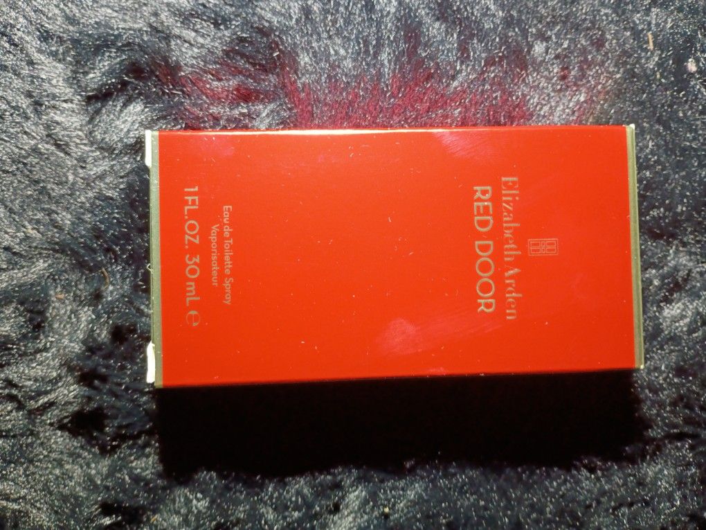 Elizabeth Anden Red Door Perfume