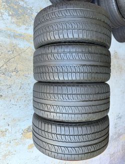 Set Of Four Tires 295/40/22 Pirelli Scorpion Zero With 70% Left Mercedes G63 AMG Set