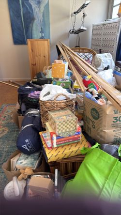 Garage sale/ Sunday 29th at 10am