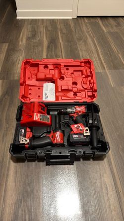 Milwaukee M18 FUEL 18V Lithium-Ion Brushless Cordless Hammer Drill and Impact Driver Combo Kit (2-Tool) with 2 Batteries
