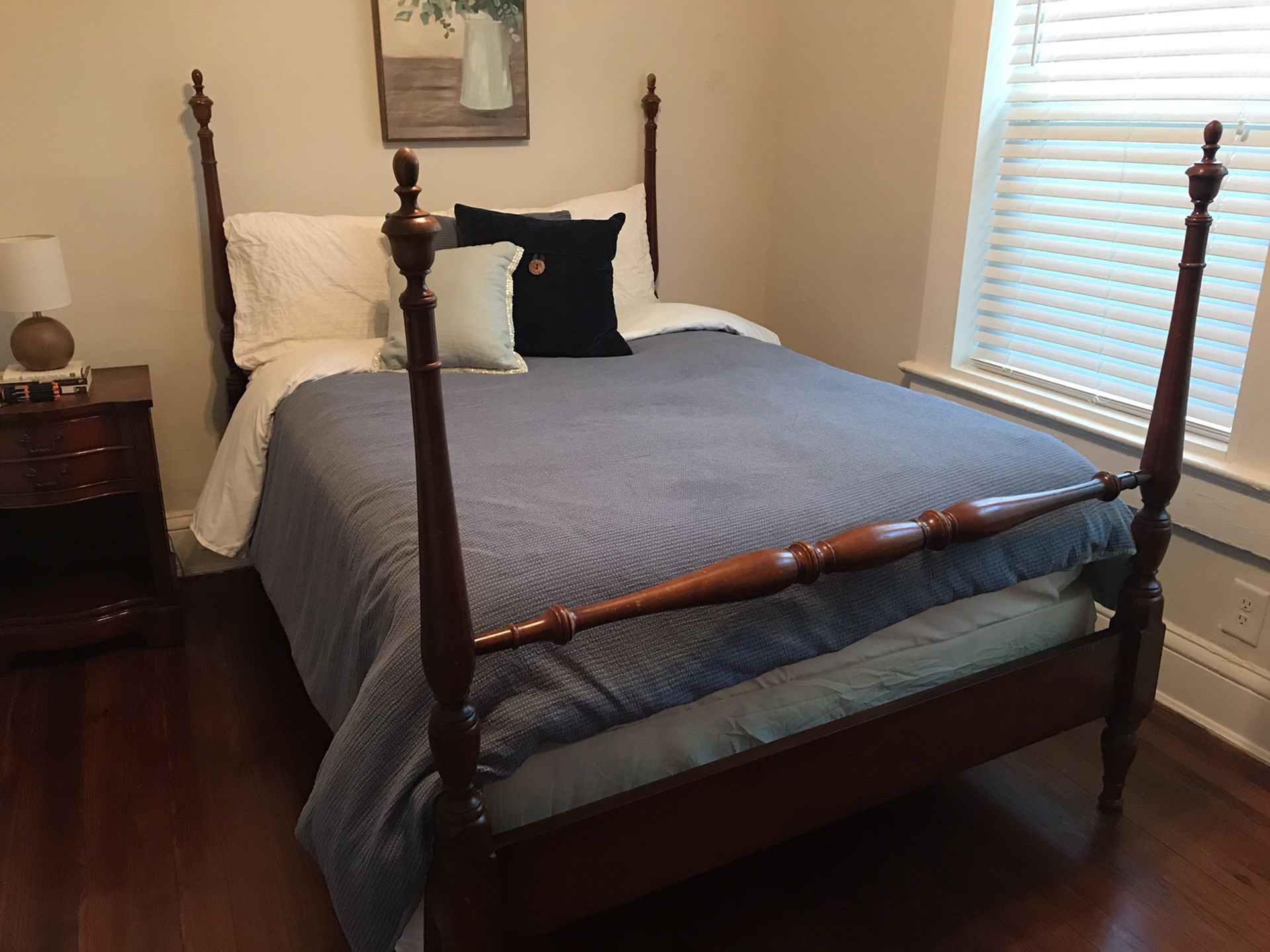 Full size bed frame!!