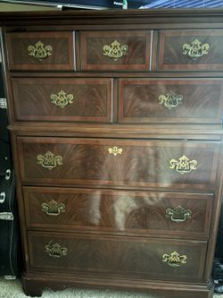 Dresser 