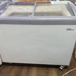 Freezer, 3 Busquets, Top Courved Glass