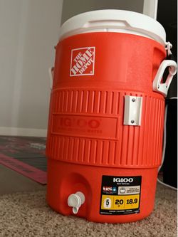 Brand new 5 gallon igloo