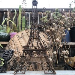 Big Heavy Iron Eiffel Tower Yard Garden Art