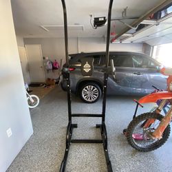 Pull Up Bar And Dip Bar