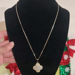 Clover necklace