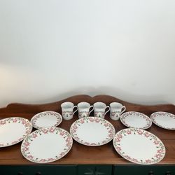 Rare, HTF vintage George Good Elves Holly Berry Christmas Dishes