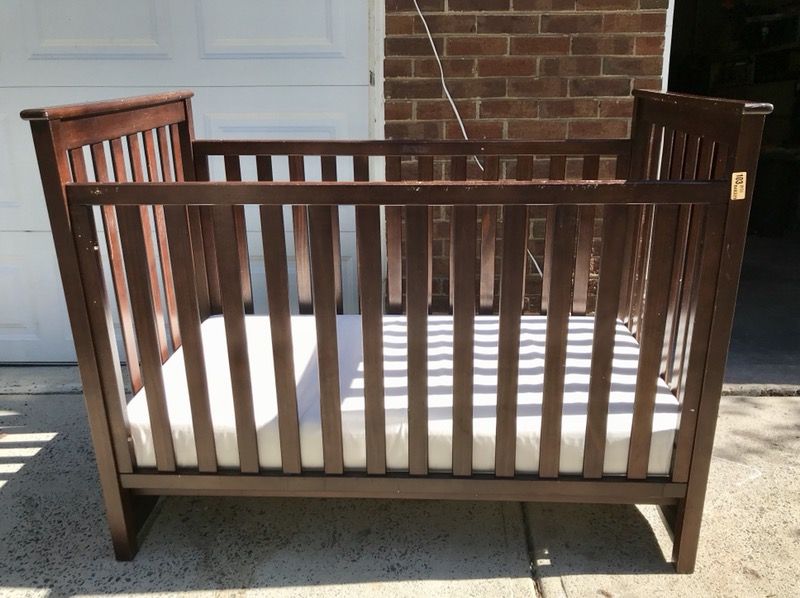 Bonavita (Fine Children’s Furniture) Crib and Mattress