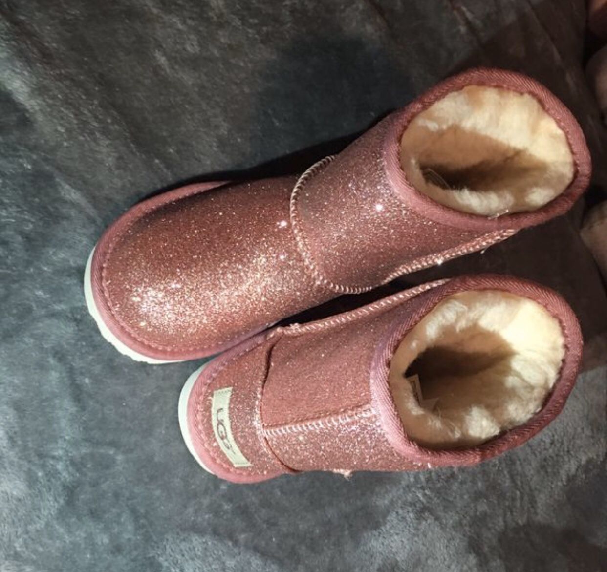 UGG Little girls boots pink glitter ✨ size 11