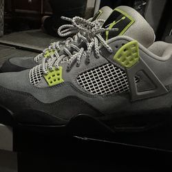 JORDAN 4 SE Neon   10.5 us men