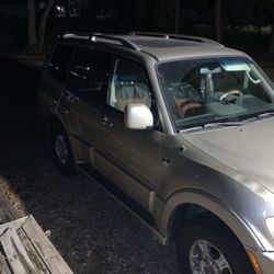 2003 Mitsubishi Montero