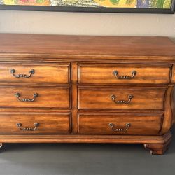 Ethan Allen Tuscany Collection Side Board/ Dresser 