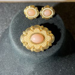 Avon Brooch And Earrings 