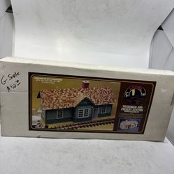 Lionel Large Scale Passenger & Freight Station 8-82107