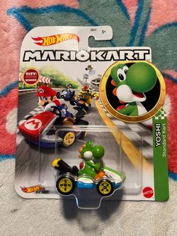 Hot Wheels Mario Kart Yoshi Standard Kart Die-Cast