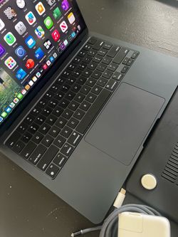 MacBook Air Final Cut Logic Pro 12 Photoshop Premiere Office