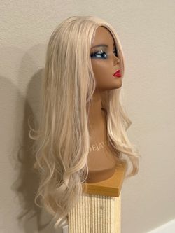 Long 18 inch Blonde Wavy Wig unboxed never worn !
