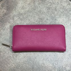 Pink women’s wallet